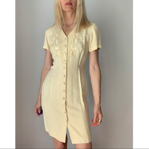 Vintage 90s Pale Yellow Pastel Button-Dowm Floral Embroidered Mini Dress… - Picture 11 of 13